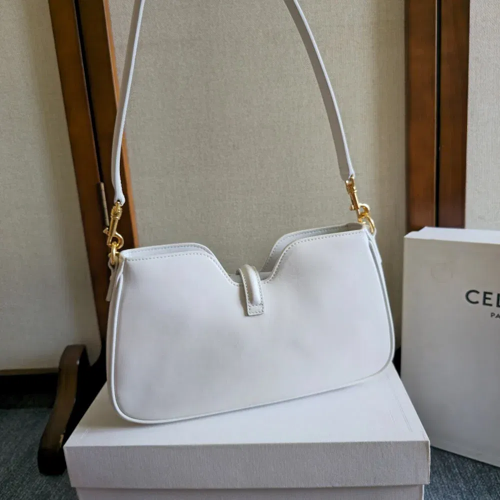 Luxury Bags Celine Luxury Bag --112205 — image 4