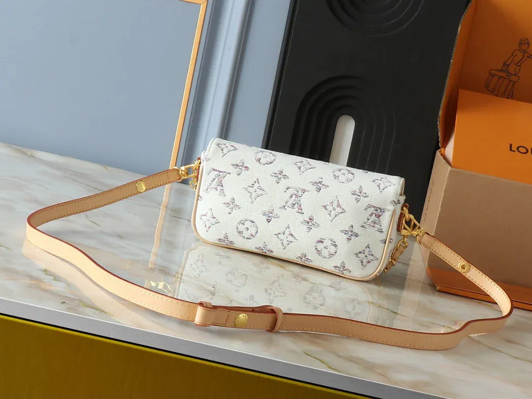 Luxury Bags Elite Carryalls — image 3