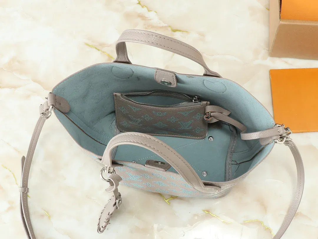 Luxury Bags Elite Carryalls — image 5