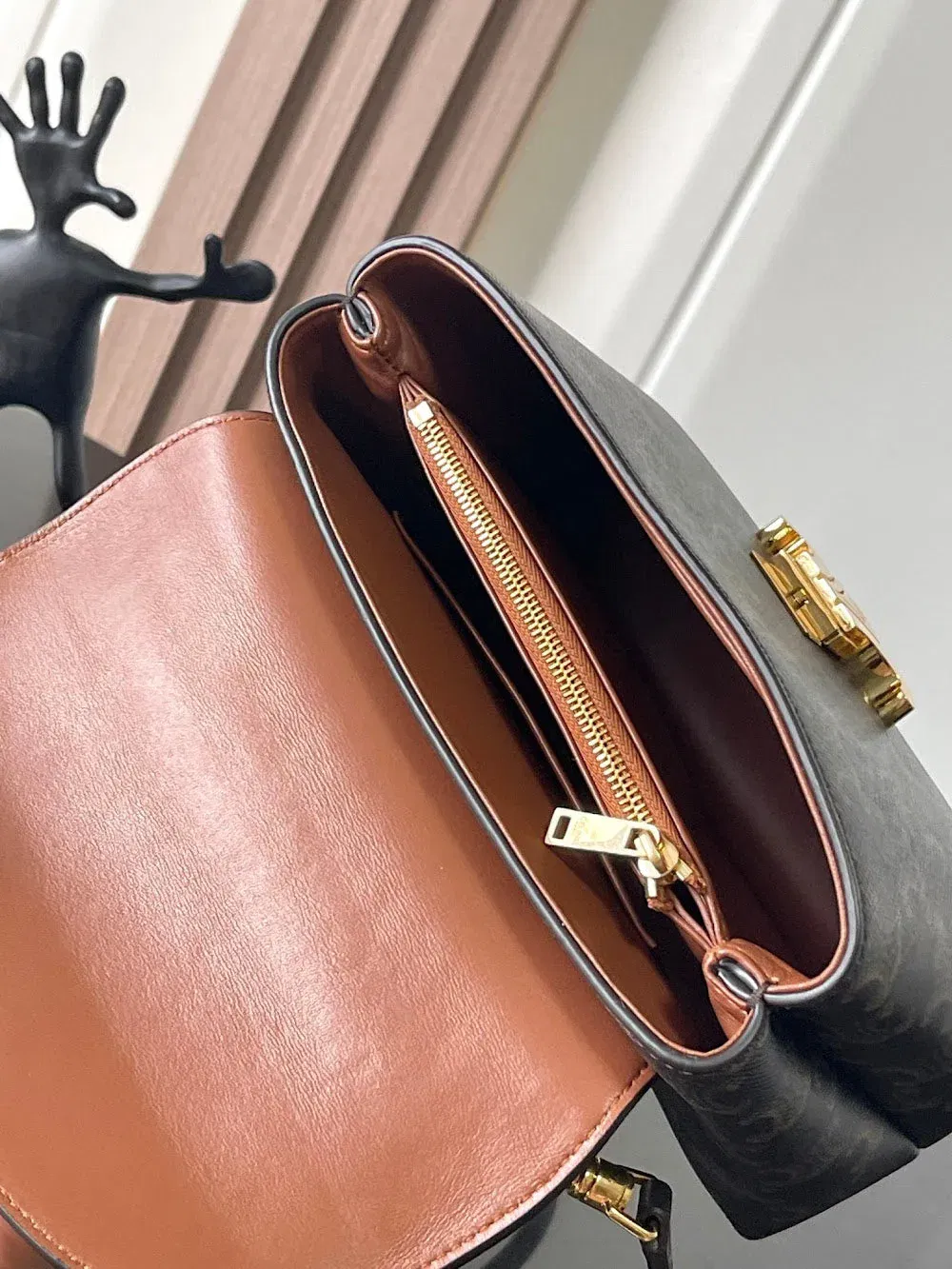 Luxury Bags Celine Luxury Bag --112329 — image 8