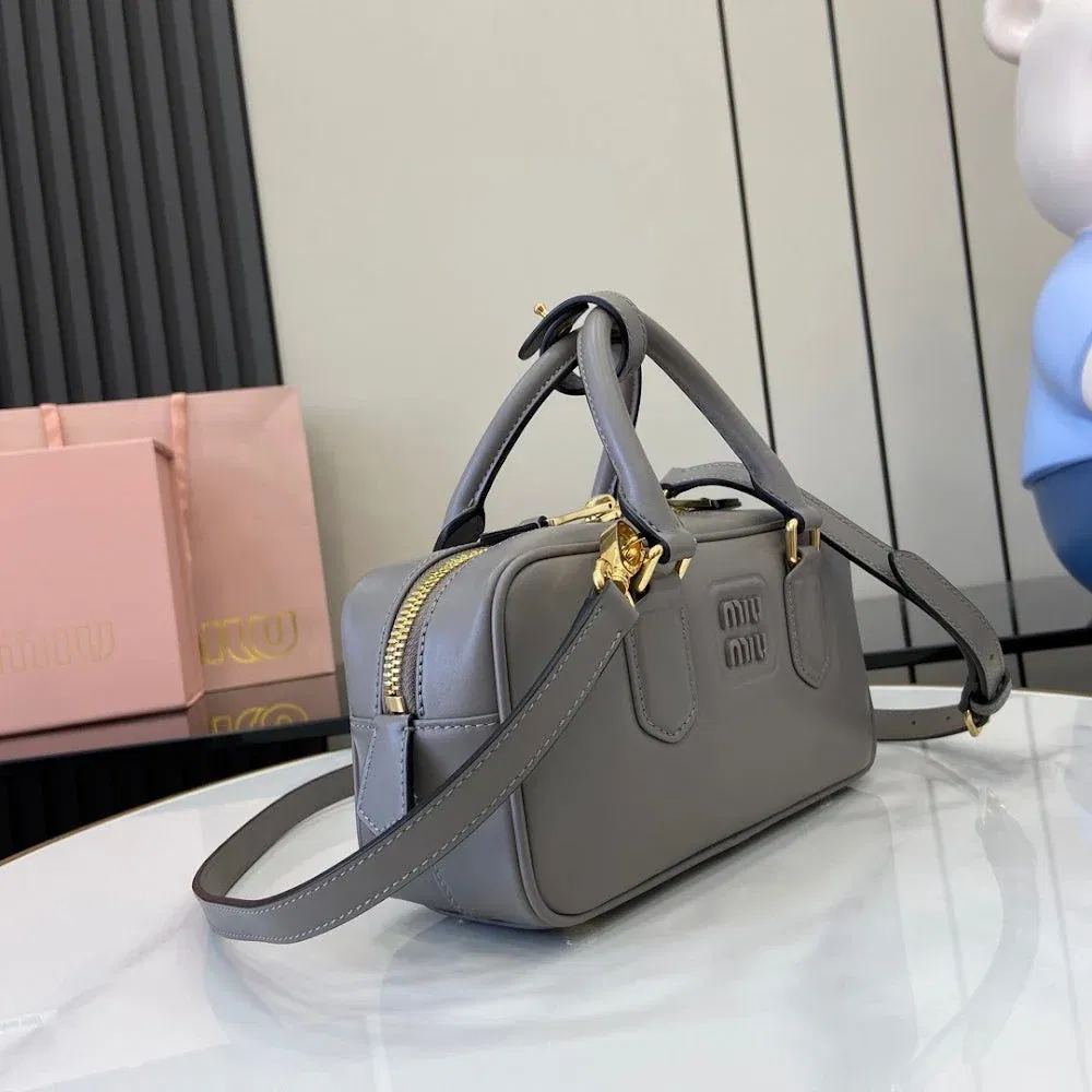 Luxury Bags Miun Miun Luxury Bag --122187 — image 2