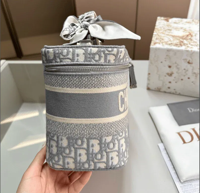 Luxury Bags DIR TRAVEL VANITY CASE GREY MONOGRAM 29CM — image 3