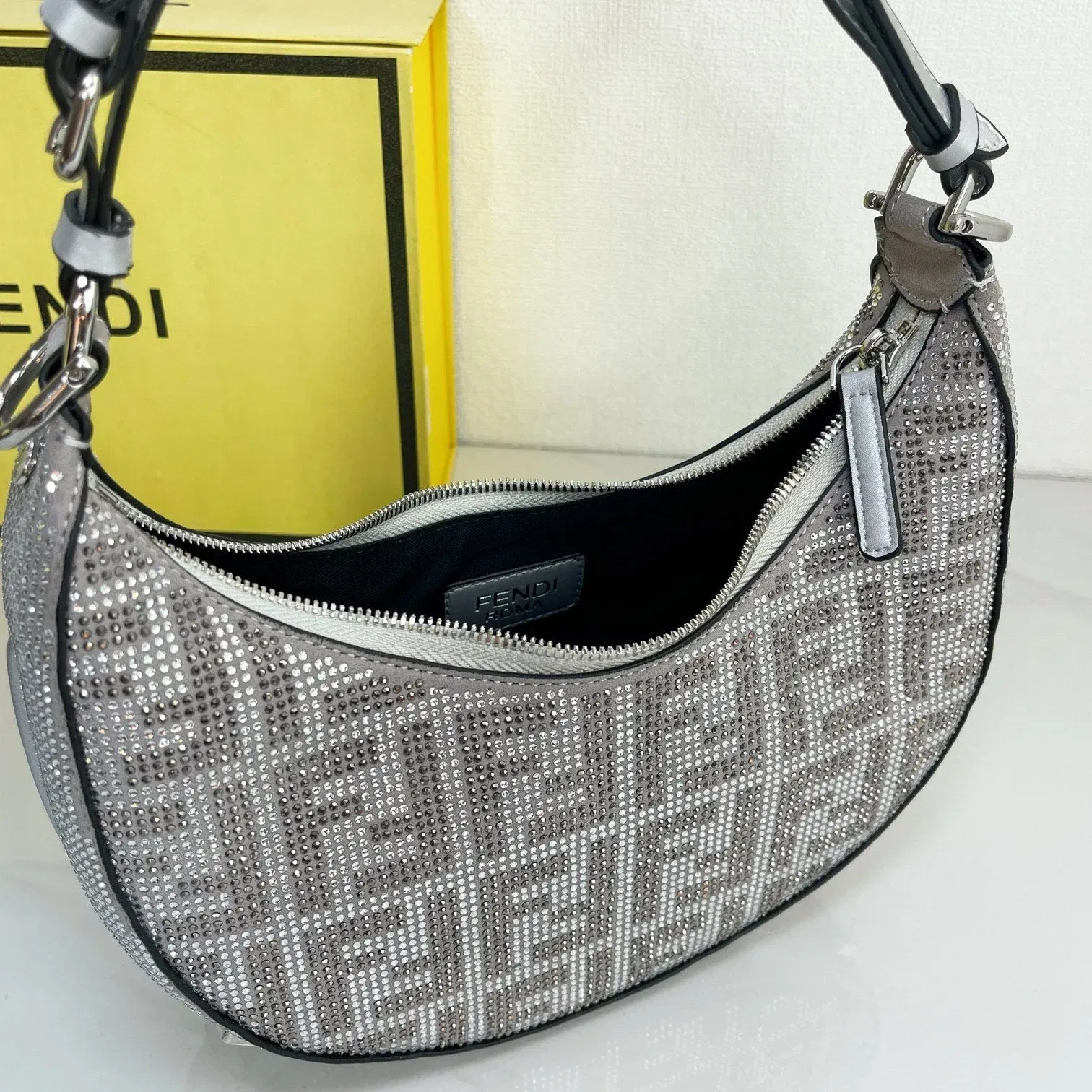 Luxury Bags Elite Carryalls — image 4