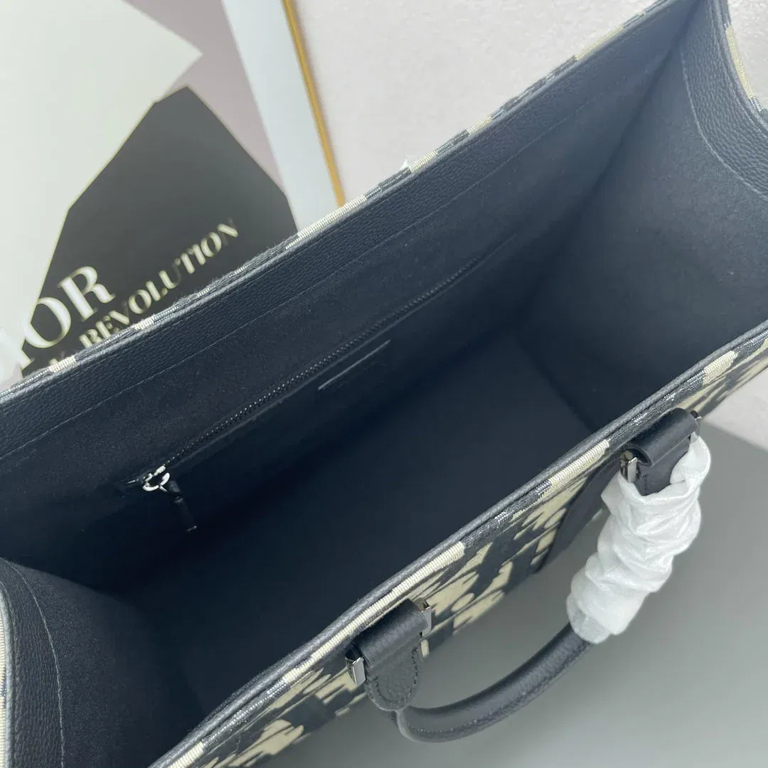 Luxury Bags Elite Carryalls — image 5