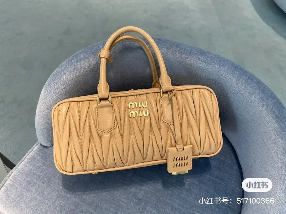Luxury Bags Miun Miun Luxury Bag --122390 — image 2