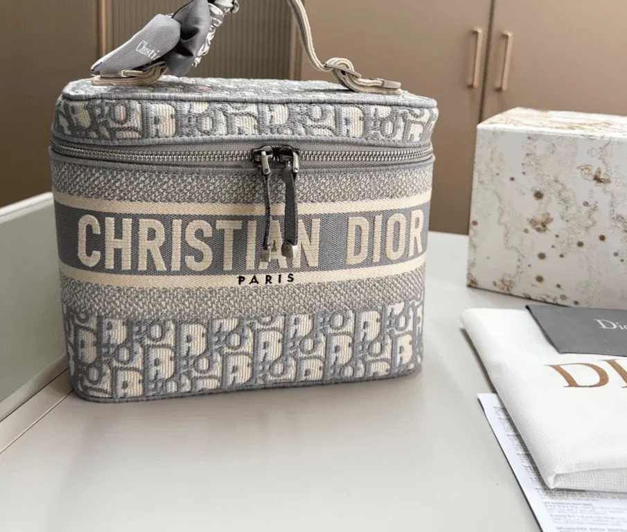 Luxury Bags DIR TRAVEL VANITY CASE GREY MONOGRAM 29CM — image 7