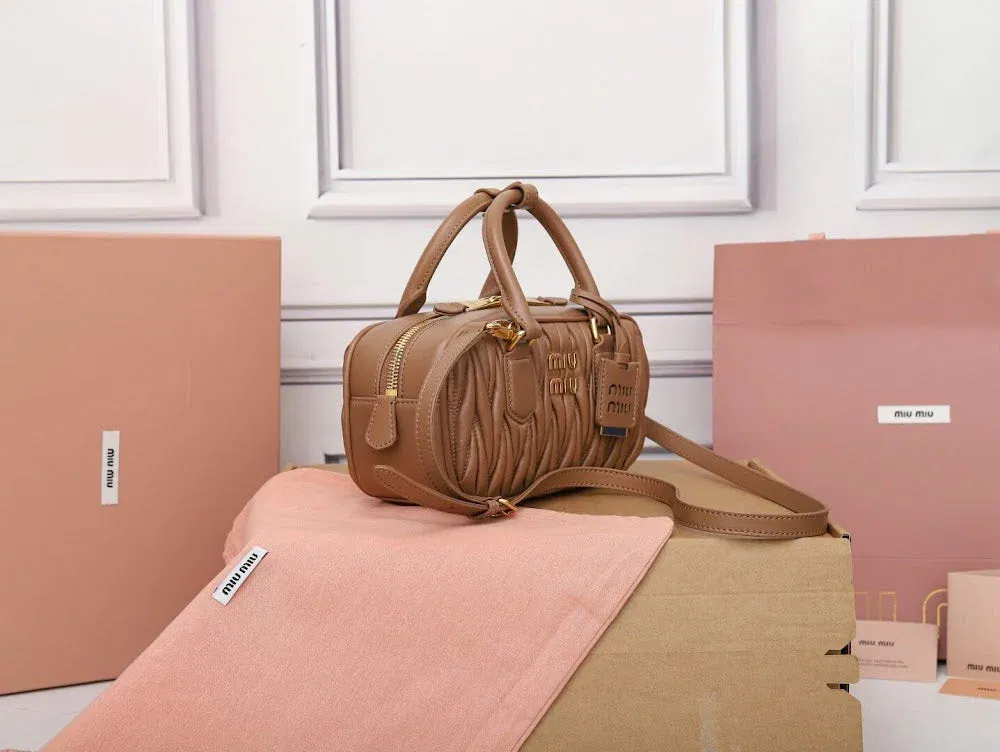 Luxury Bags Miun Miun Luxury Bag --122502 — image 2