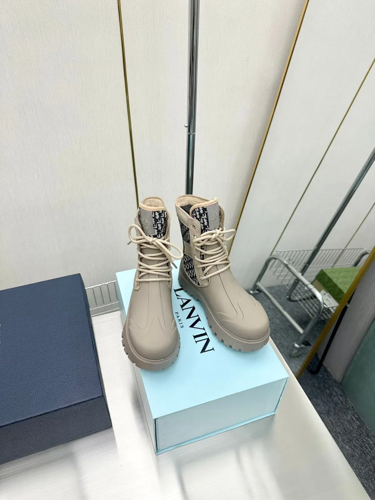 Luxury Bags DD GARDEN LACE UP BOOT BEIGE 3BO315ZYH H164 — image 6