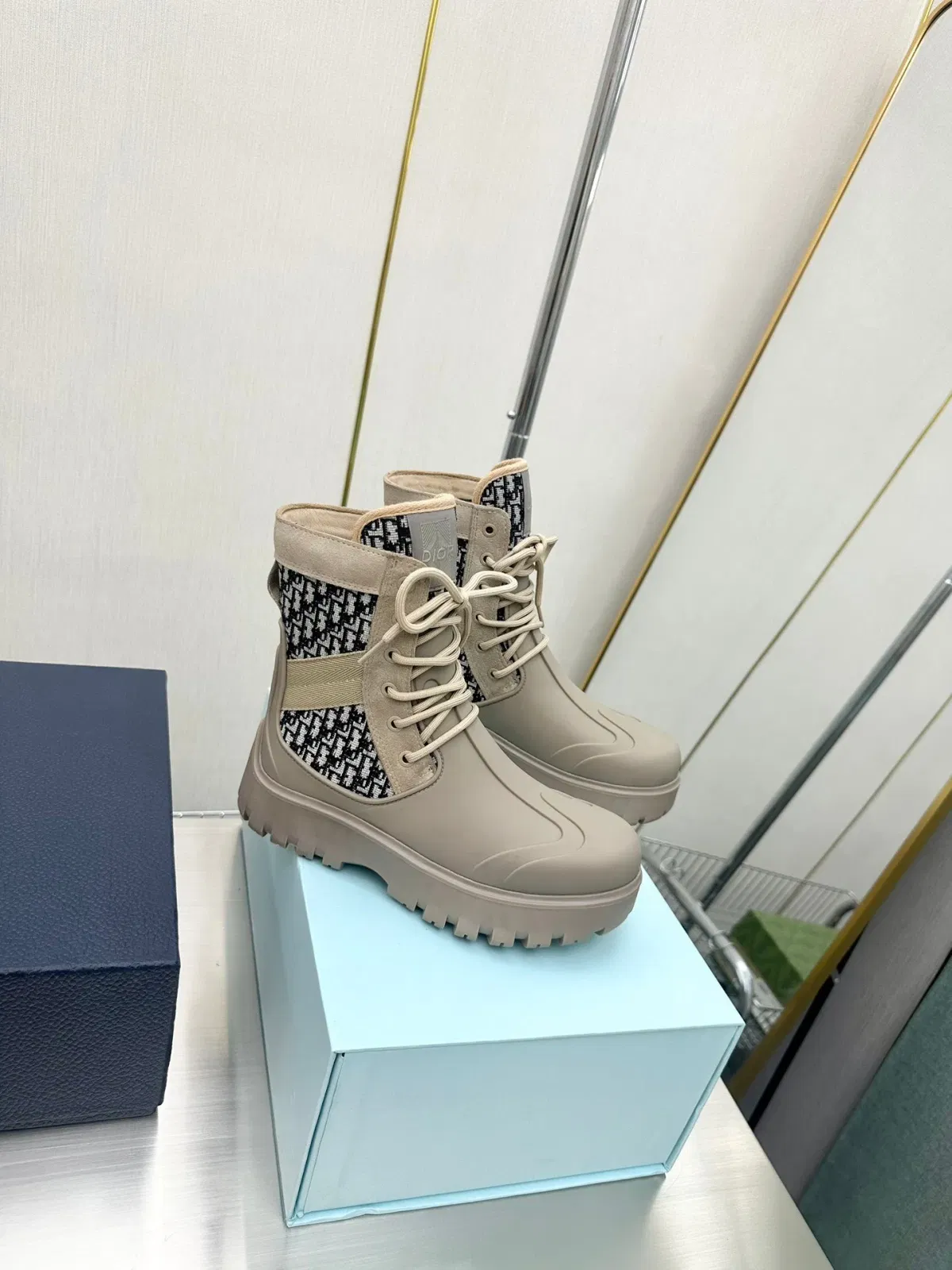 Luxury Bags DD GARDEN LACE UP BOOT BEIGE 3BO315ZYH H164 — image 3