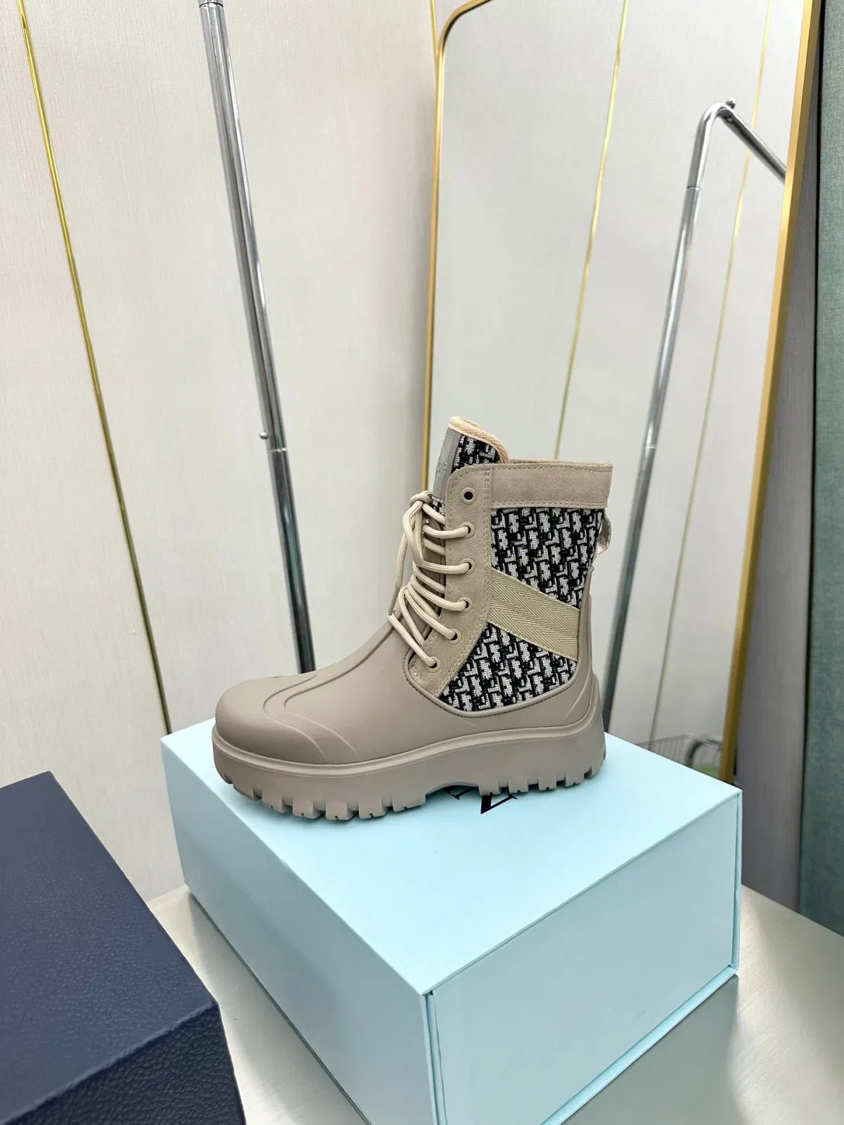 Luxury Bags DD GARDEN LACE UP BOOT BEIGE 3BO315ZYH H164 — image 10
