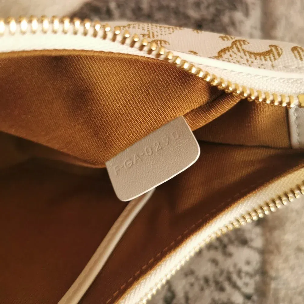 Luxury Bags Celine Luxury Bag --111970 — image 8