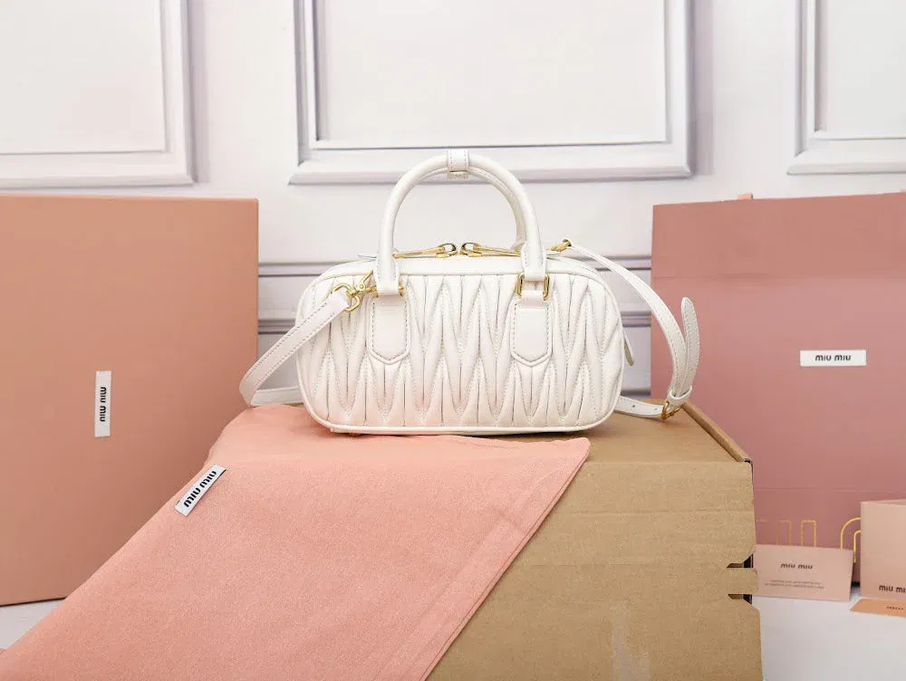 Luxury Bags Miun Miun Luxury Bag --122500 — image 4