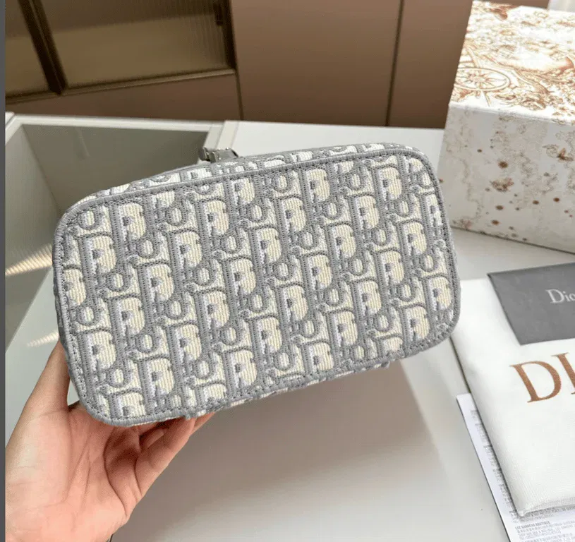 Luxury Bags DIR TRAVEL VANITY CASE GREY MONOGRAM 29CM — image 4