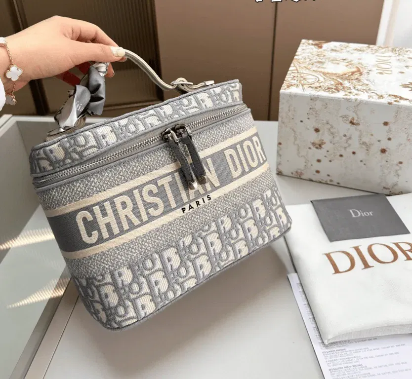 Luxury Bags DIR TRAVEL VANITY CASE GREY MONOGRAM 29CM — image 2
