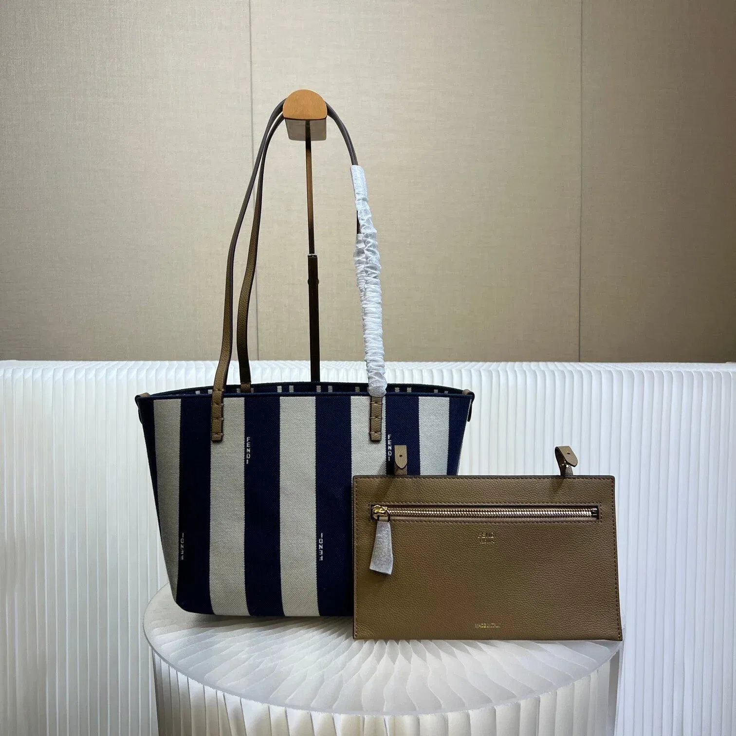 Luxury Bags - DESIGNER BAGS FOR WOMEN - AFFORDABLE LUXURY BAGS - 19127