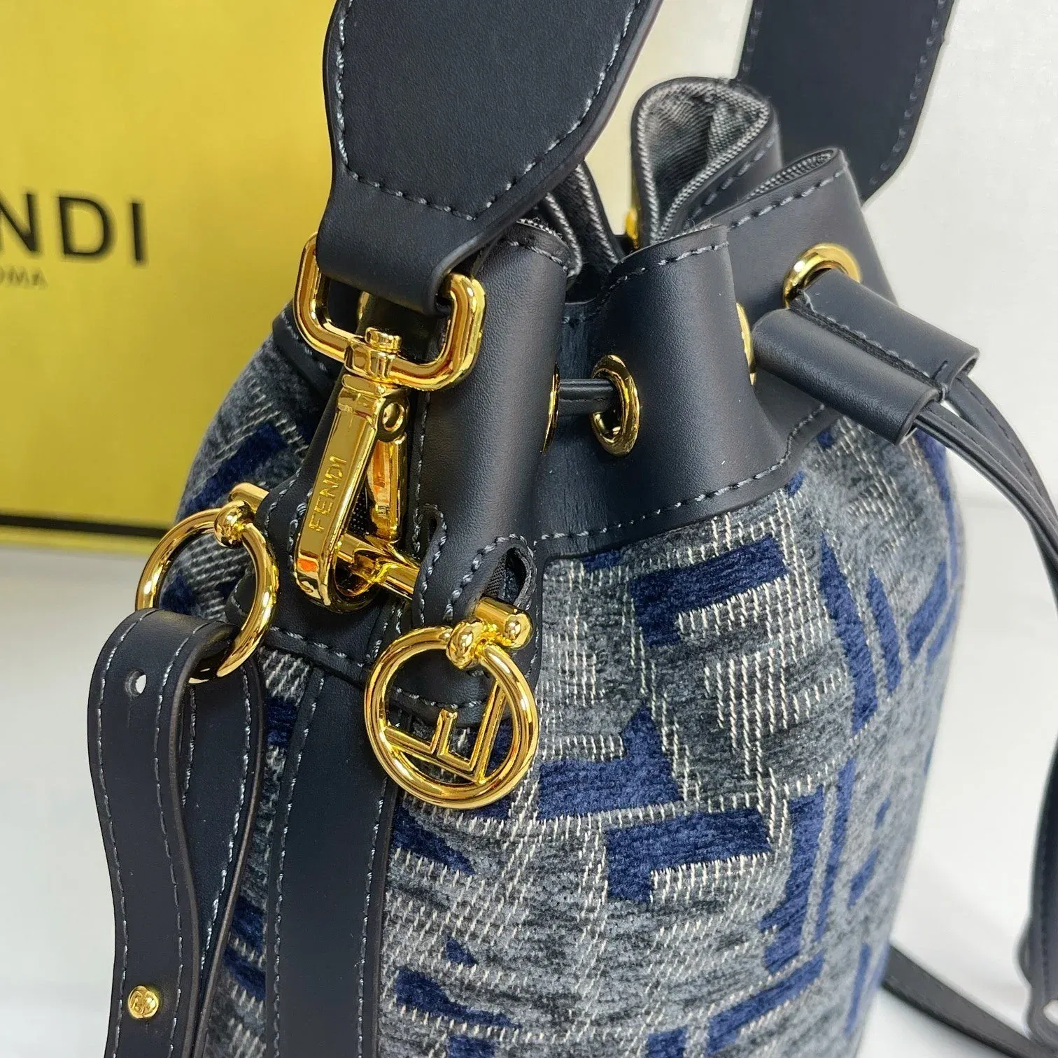 Luxury Bags Elite Carryalls — image 5