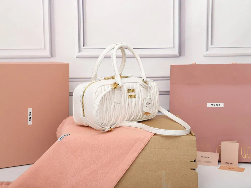 Luxury Bags Miun Miun Luxury Bag --122497 — image 2