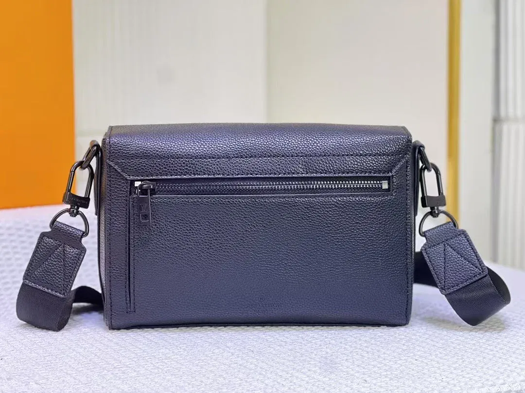 Luxury Bags Elite Carryalls — image 3