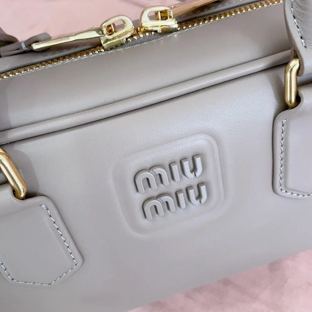 Luxury Bags Miun Miun Luxury Bag --122300 — image 5