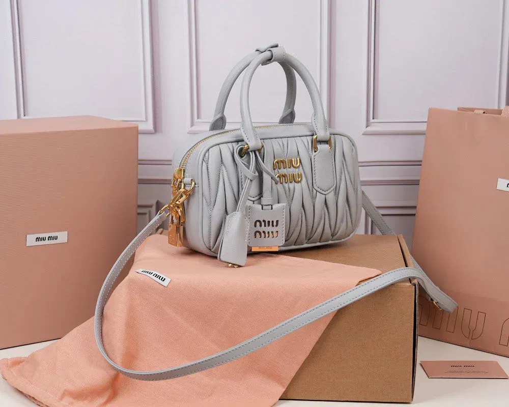 Luxury Bags Miun Miun Luxury Bag --122510 — image 2