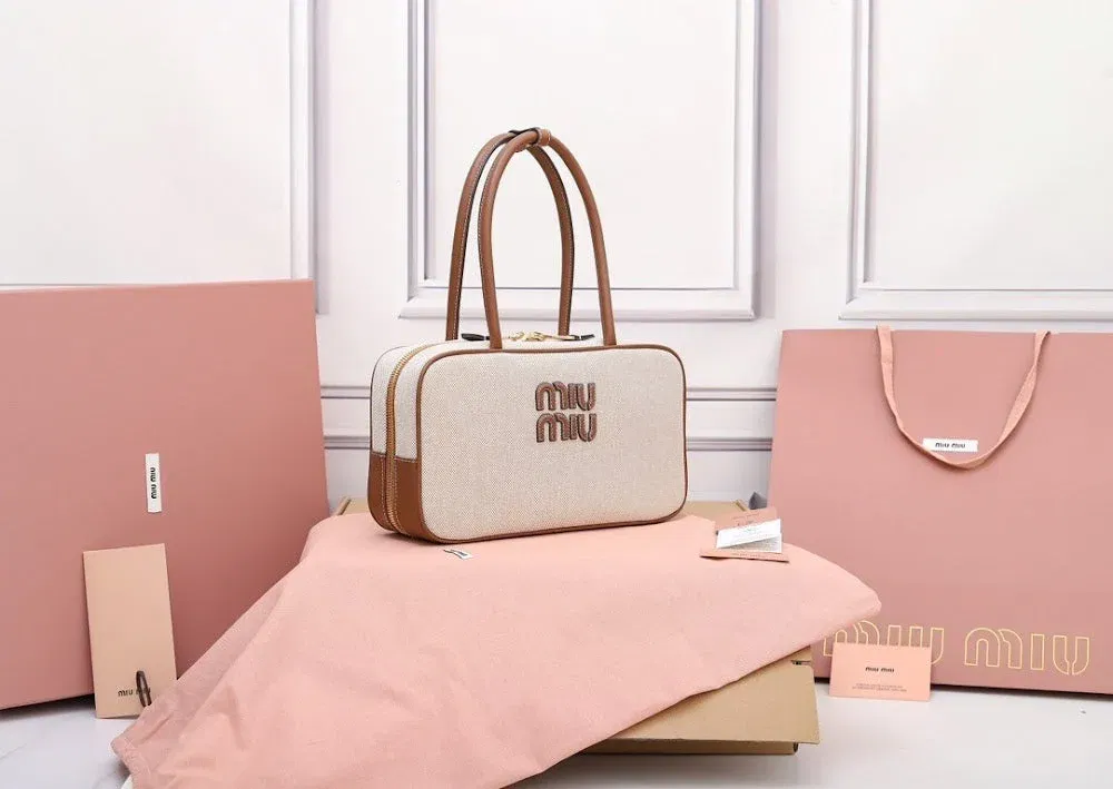 Luxury Bags Miun Miun Luxury Bag --122277 — image 2