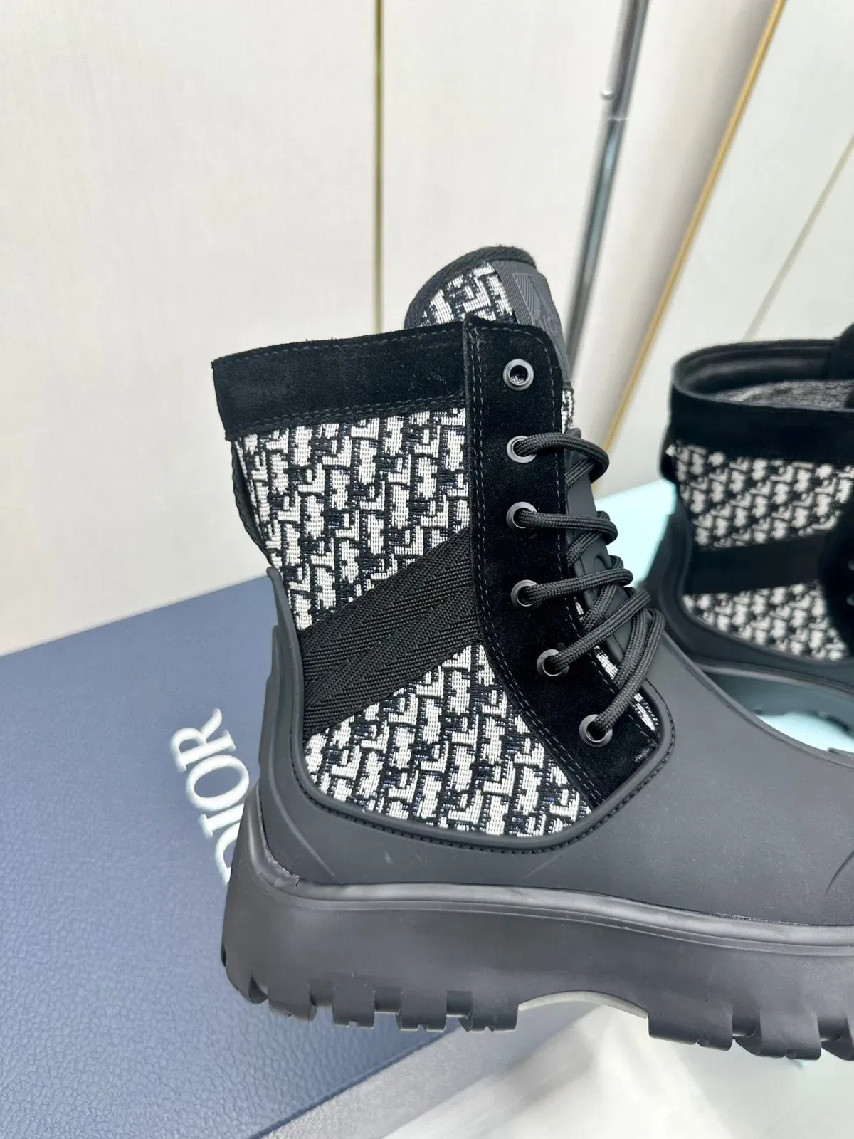 Luxury Bags DD GARDEN LACE UP BOOT BLACK 3BO315ZYH H961 — image 3
