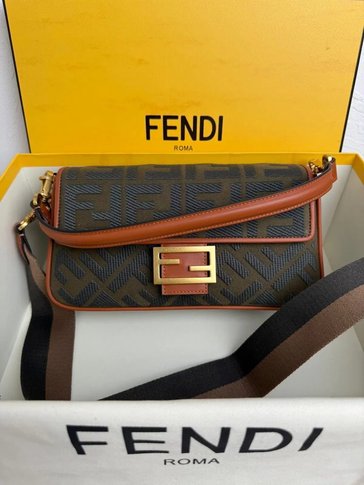 Luxury Bags - DESIGNER BAGS FOR WOMEN - AFFORDABLE LUXURY BAGS - 19095