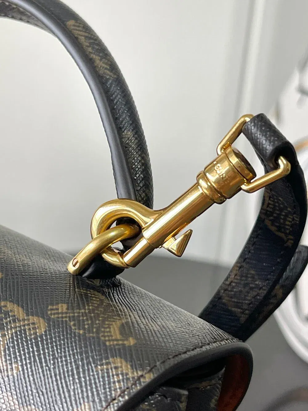 Luxury Bags Celine Luxury Bag --112329 — image 6