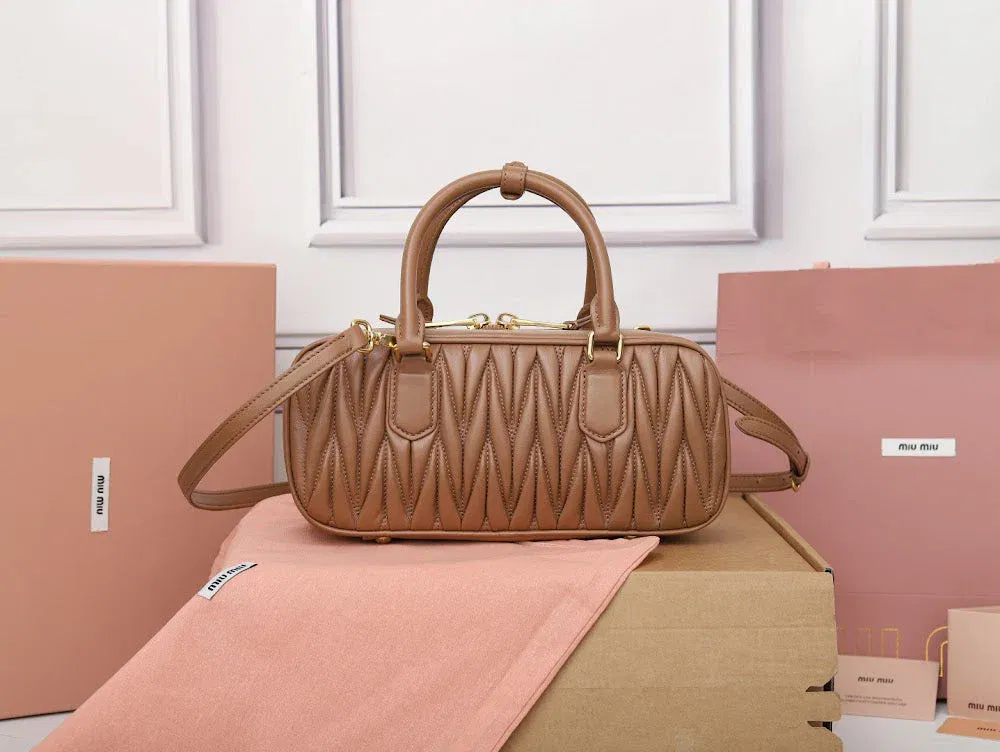 Luxury Bags Miun Miun Luxury Bag --122498 — image 4