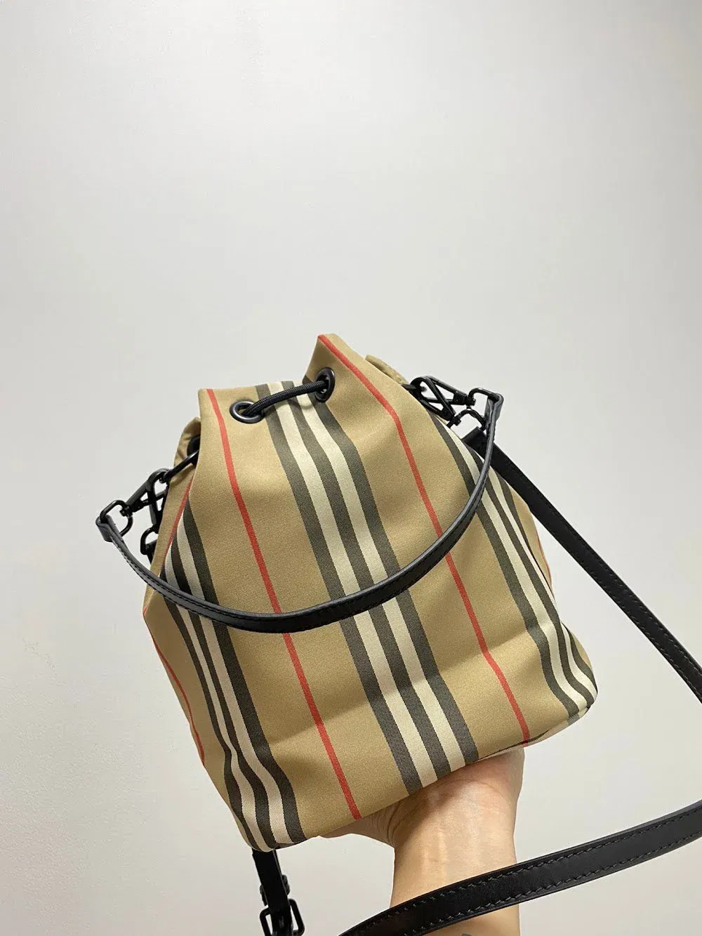 new-designer-premium-bags-nm21054 — image 4