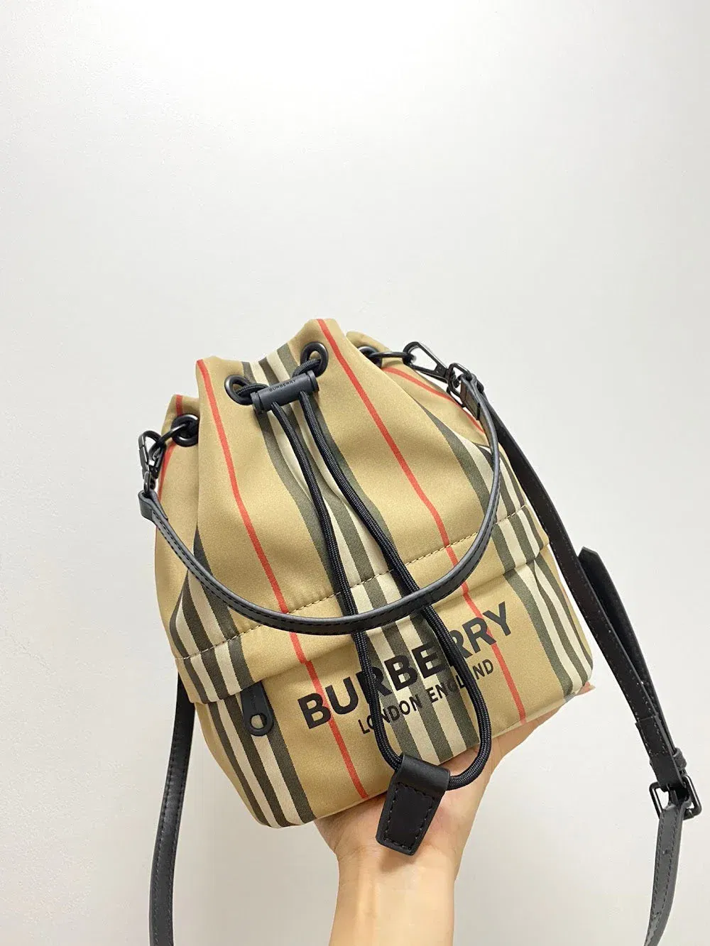 new-designer-premium-bags-nm21054 — image 3