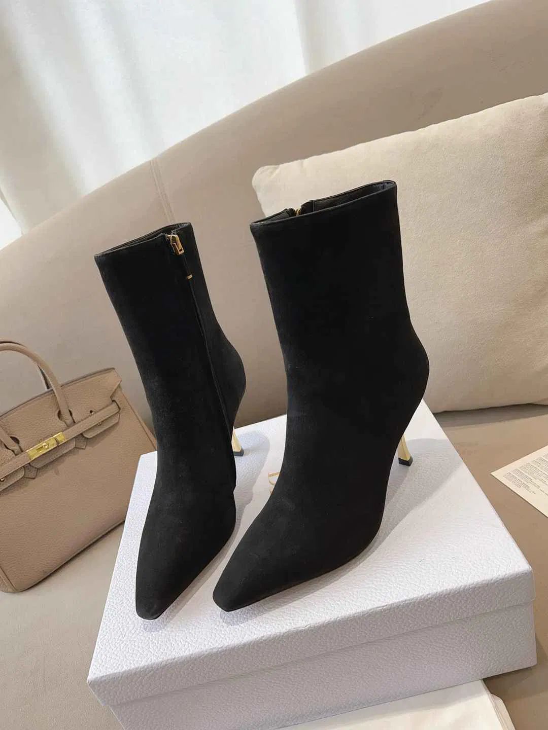 Luxury Bags DD WOMEN D FAME HEELED ANKLE BOOT SUEDE CALFSKIN BLACK — image 3
