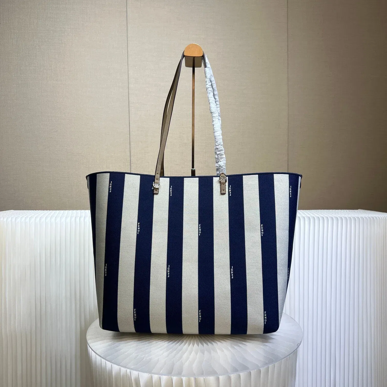 Luxury Bags - Premium Luxury Goods and Accessories - AFFORDABLE LUXURY BAGS - 19129