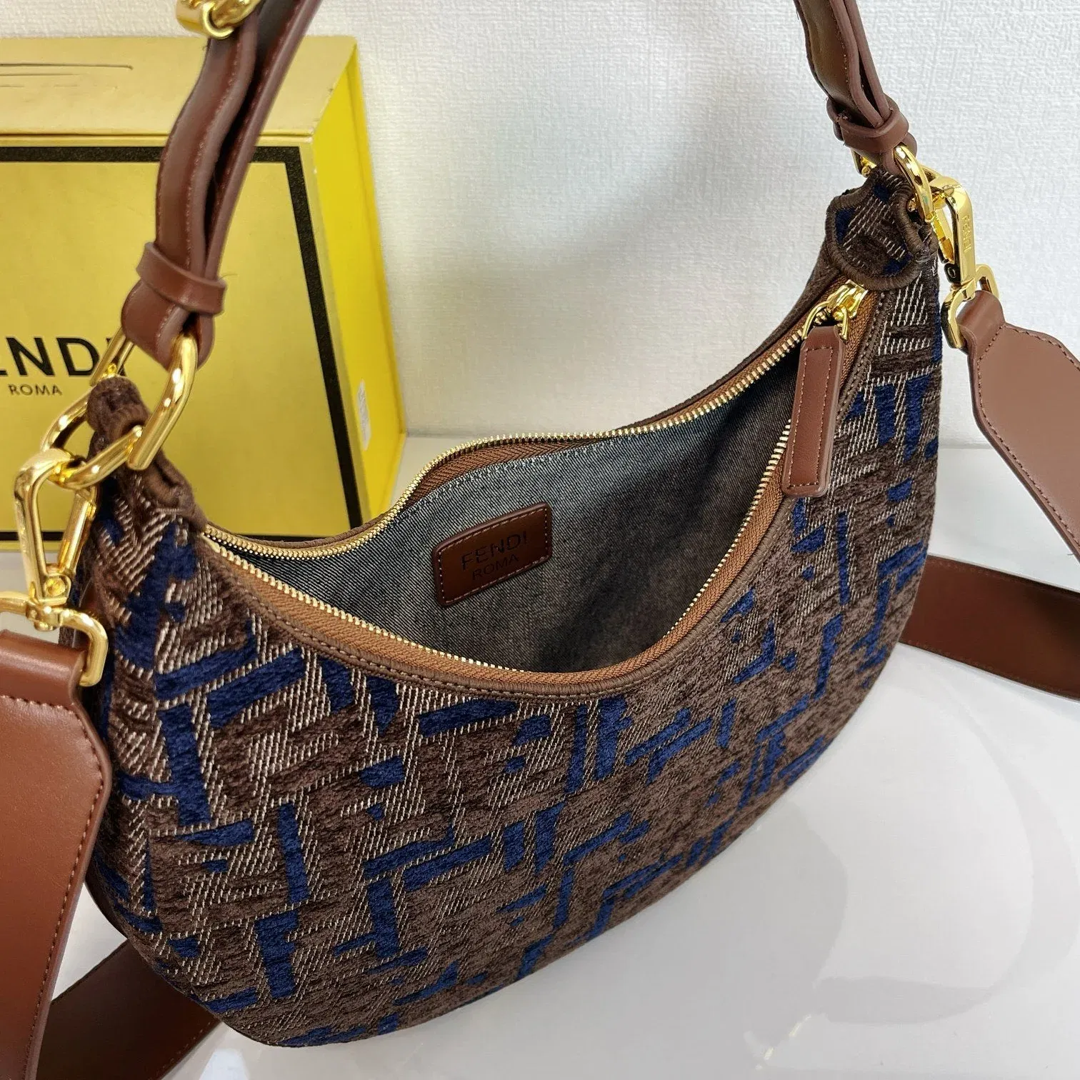 Luxury Bags Elite Carryalls — image 4