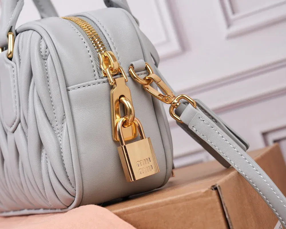 Luxury Bags Miun Miun Luxury Bag --122510 — image 6