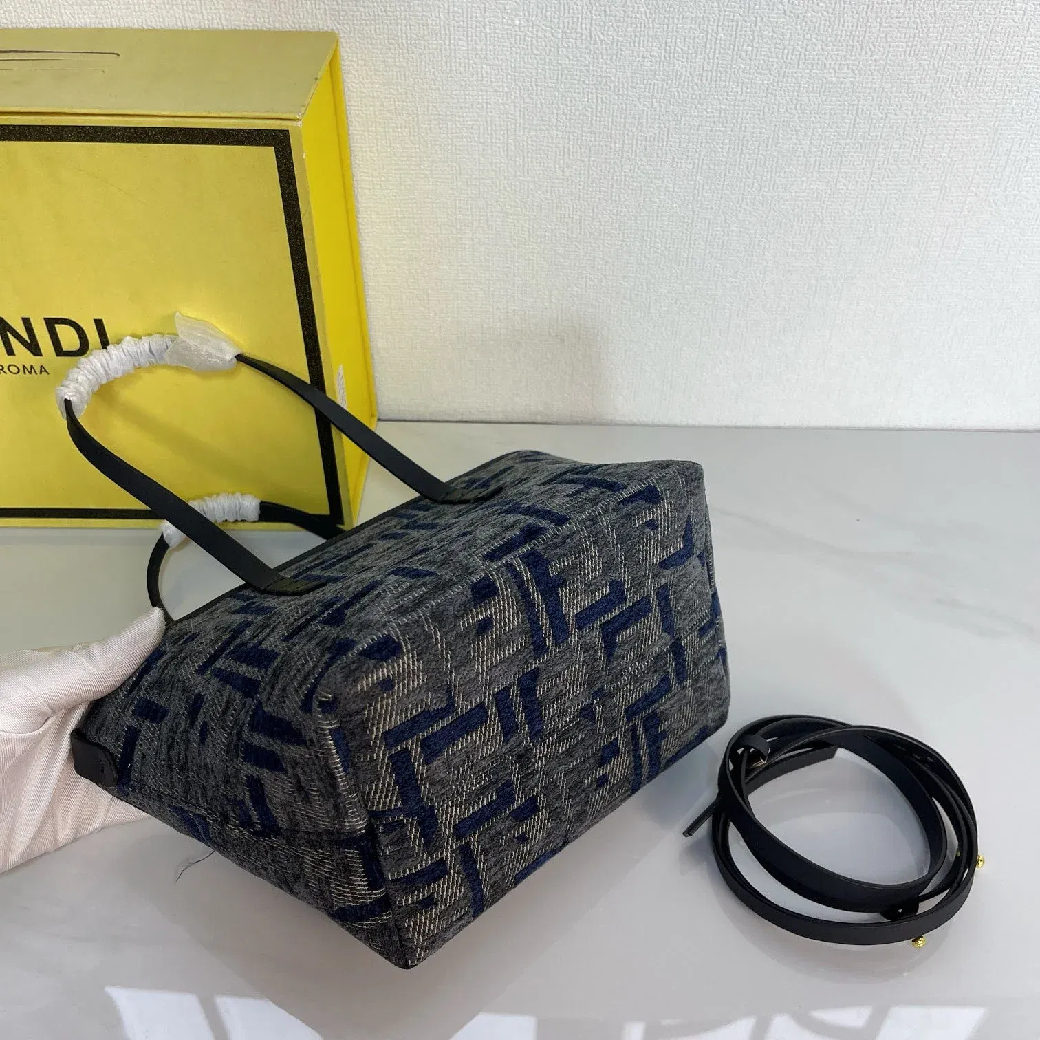 Luxury Bags Elite Carryalls — image 3