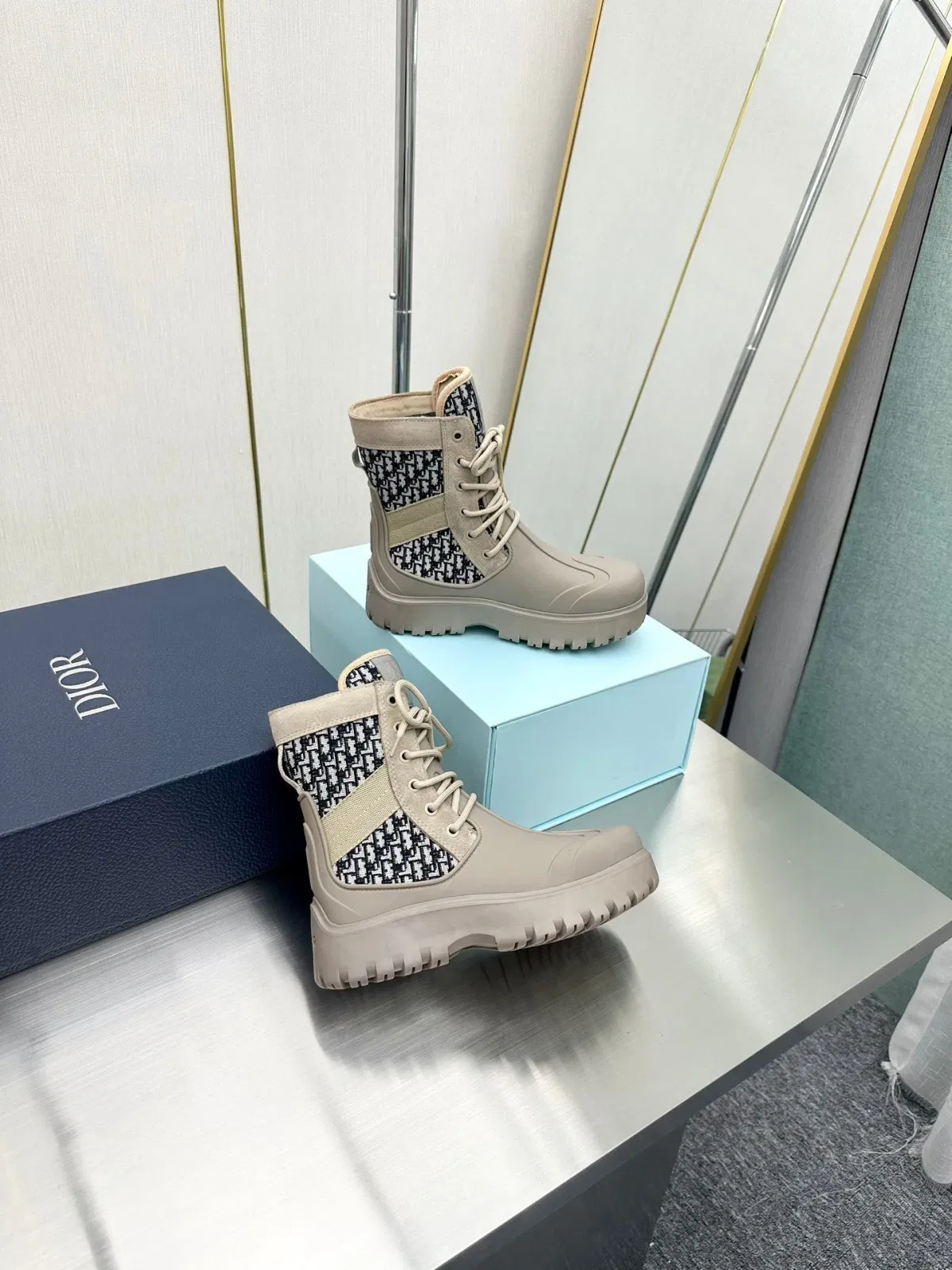 Luxury Bags DD GARDEN LACE UP BOOT BEIGE 3BO315ZYH H164 — image 5
