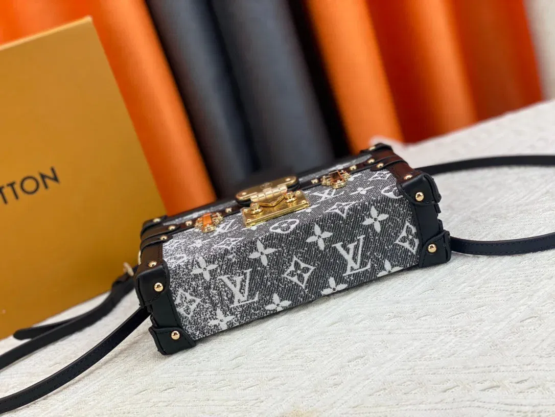 Luxury Bags Elite Carryalls — image 4