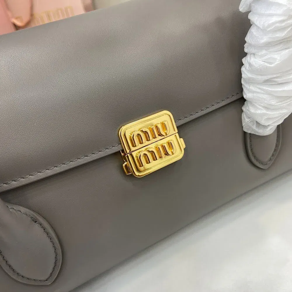 Luxury Bags Miun Miun Luxury Bag --122362 — image 5