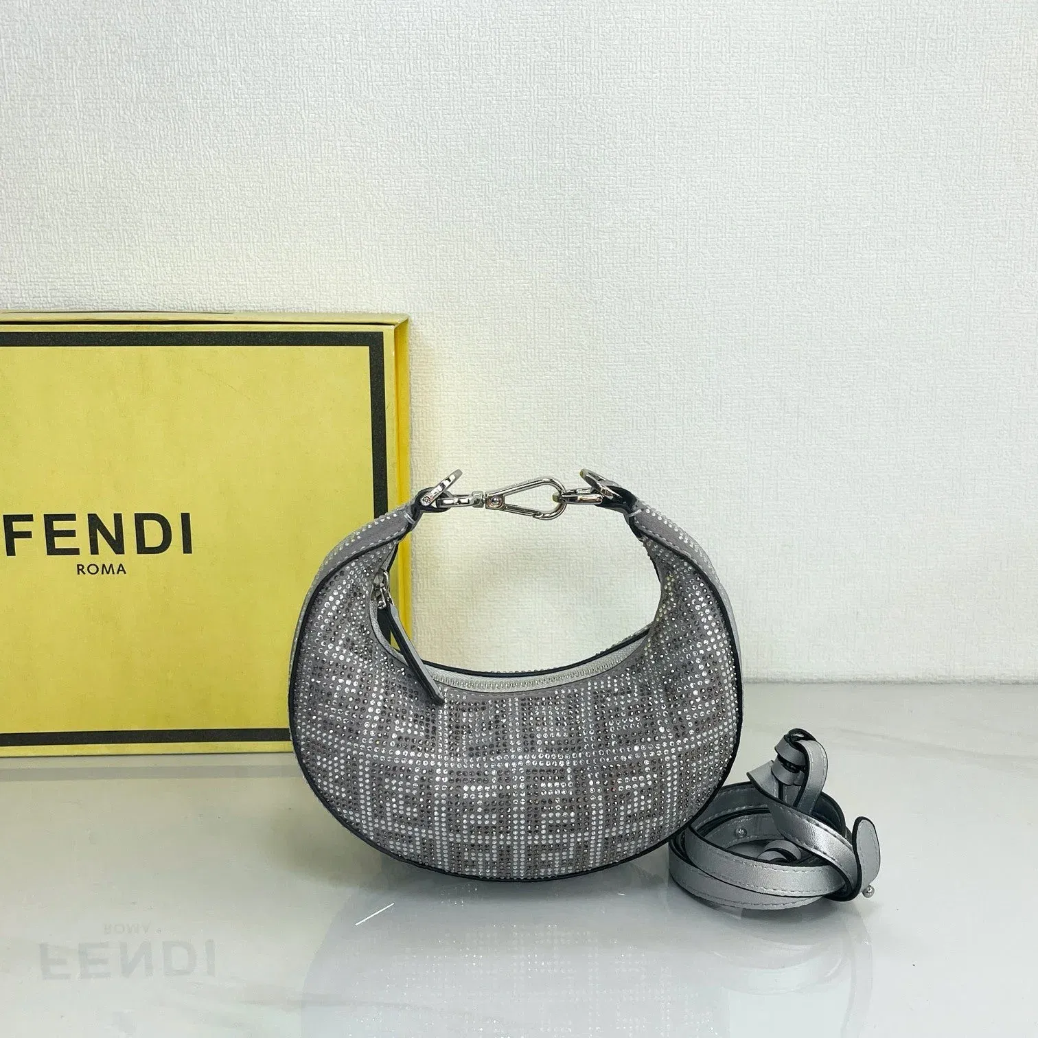 Luxury Bags Elite Carryalls — image 2